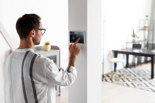 Implementarea soluțiilor smart home în ansambluri rezidențiale